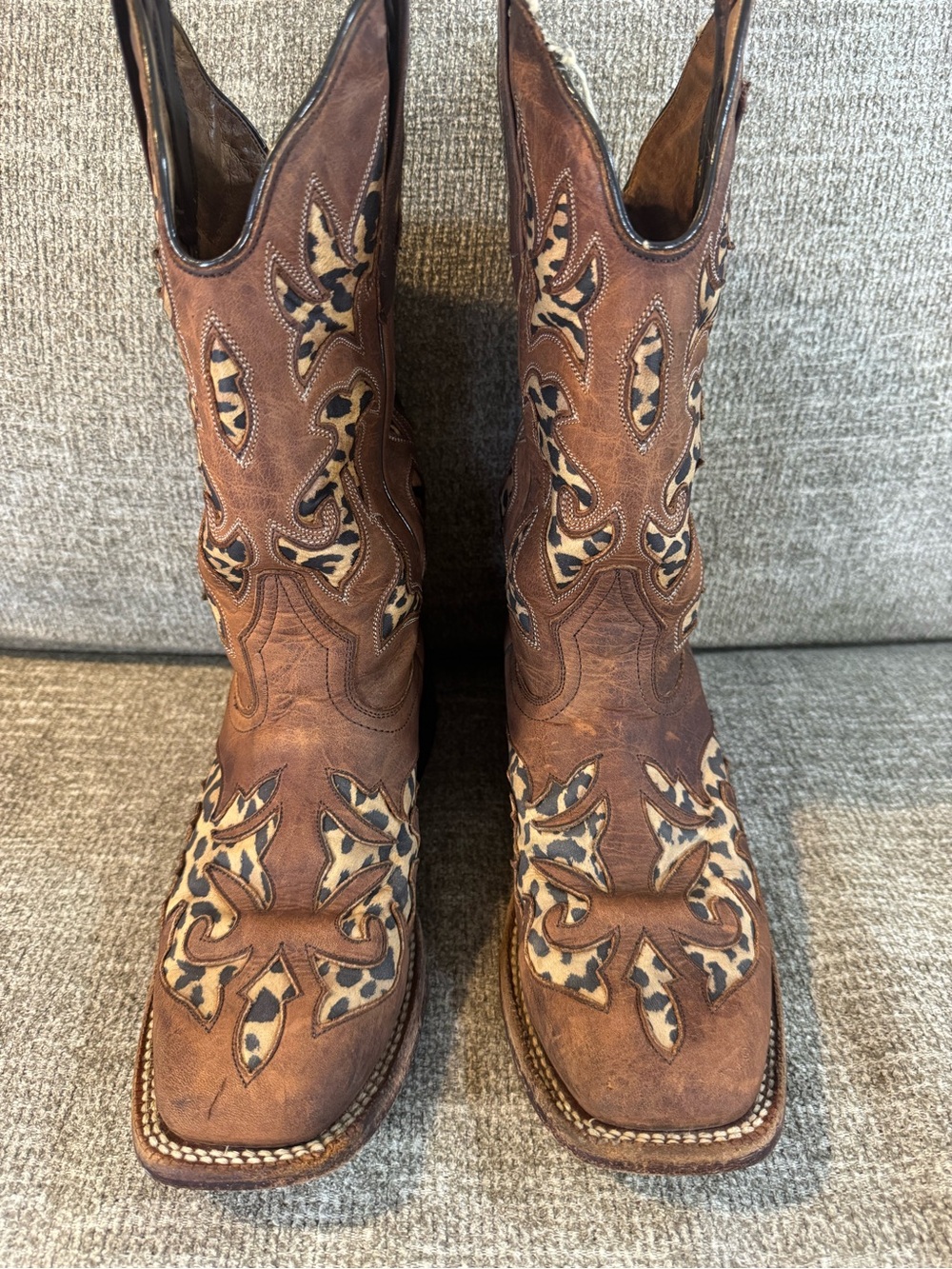 Johnny Ringo Distressed Leather Cowgirl Boots leopard/cheetah print Size 6.5 B